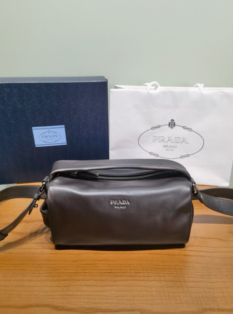 Сумка Prada из тёмно-коричневой кожи