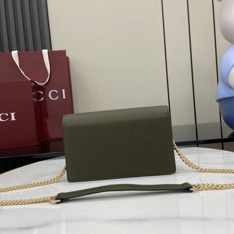 Сумка-клатч Gucci с цепочкой