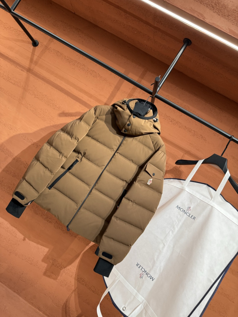 Пуховик Moncler