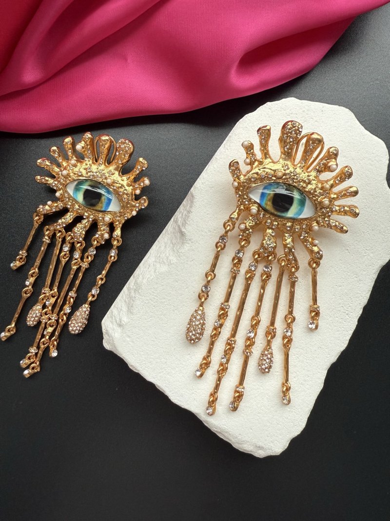 Серьги с глазом и каскадом подвесок Schiaparelli