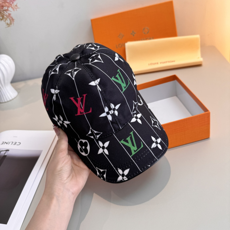 Кепка-бейсболка с цветным геометрическим узором Louis Vuitton