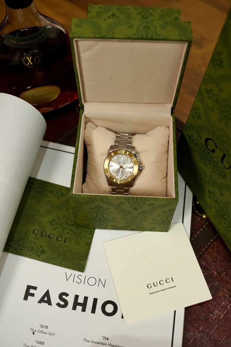 Часы Gucci