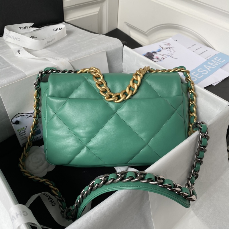 Кожаная сумка с цепочкой, зеленый цвет Chanel