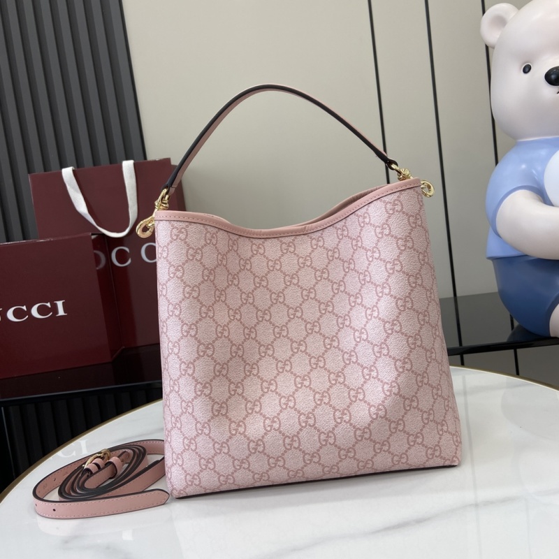Сумка Gucci с монограммой