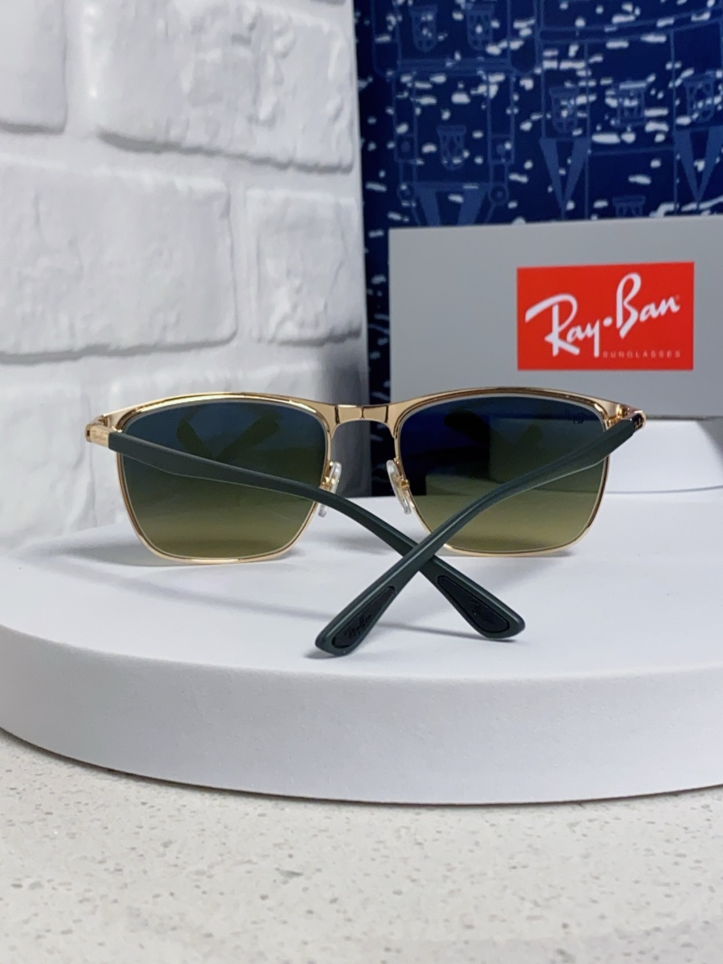 Солнцезащитные очки Ray-Ban RB3686