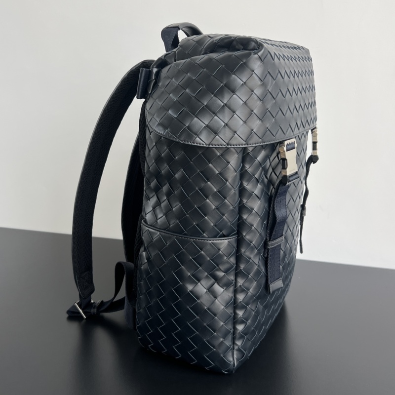 Черный плетеный кожаный рюкзак с застежкой Bottega Veneta
