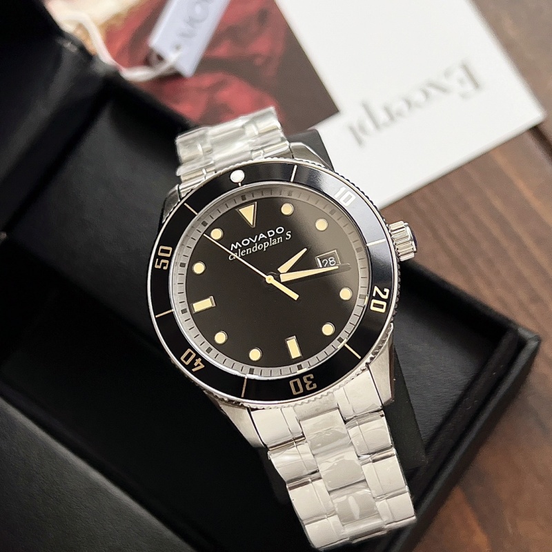 Часы Movado