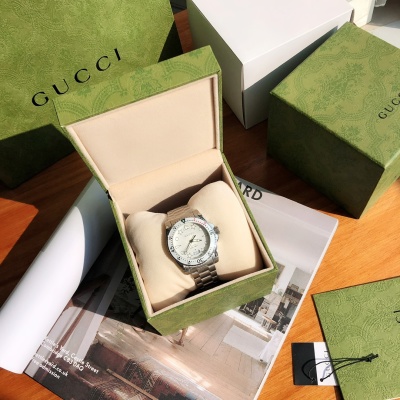 Часы Gucci