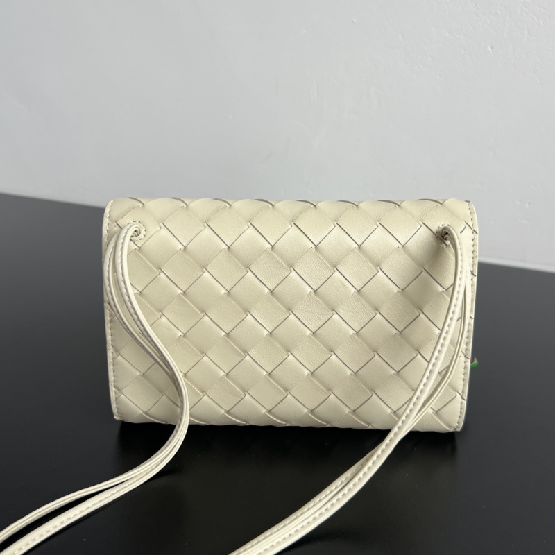 Bottega Veneta Andiamo мини-сумка с цветком