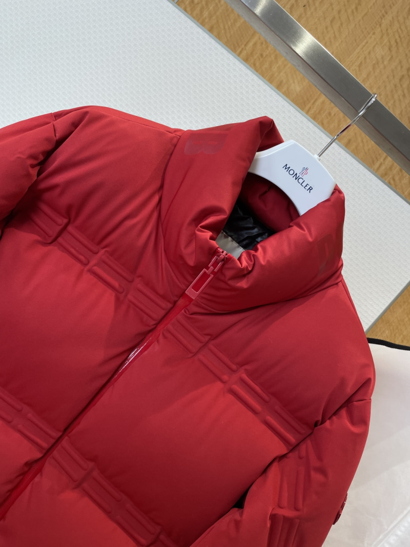 Пуховик Moncler
