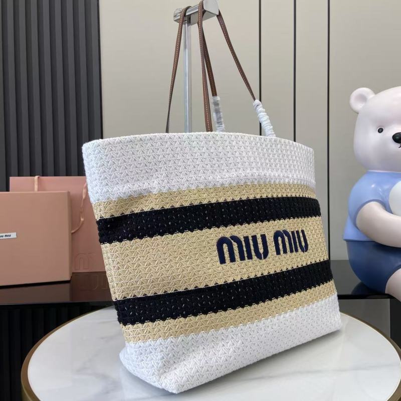Плетеная сумка-тоут Miu Miu с логотипом