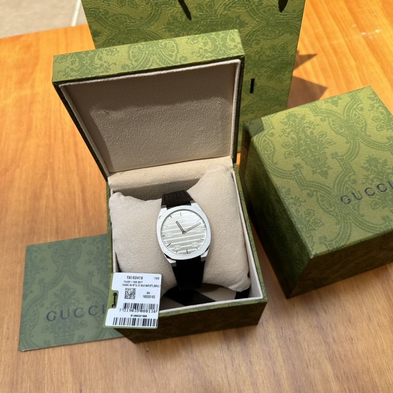 Часы Gucci
