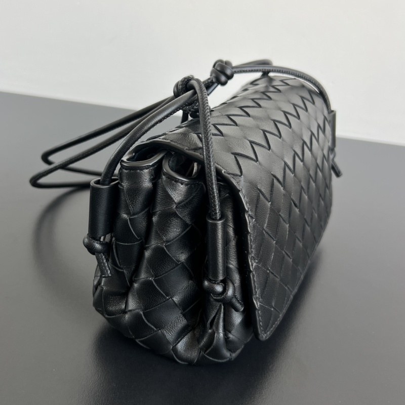 Сумка Bottega Veneta Notturno с плетением Intrecciato, цвет черный