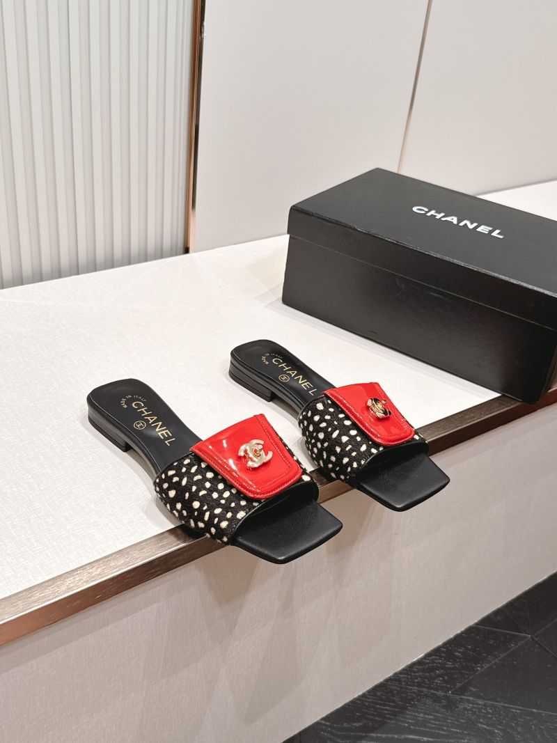 Сандалии Chanel с декоративной пряжкой