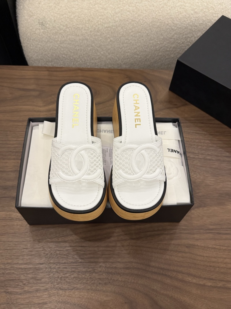 Женские белые сабо на платформе с плетеным декором Chanel
