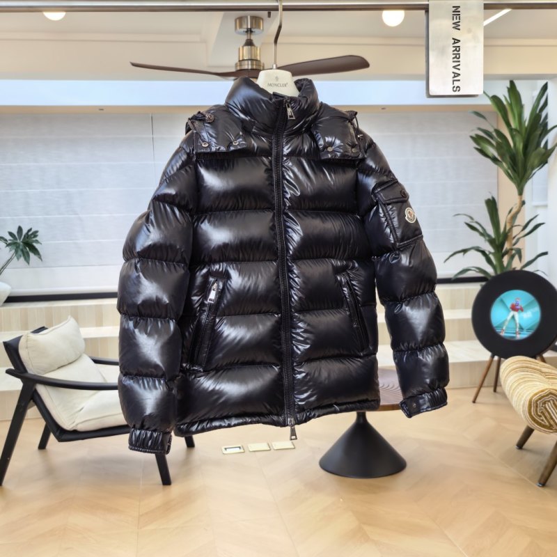 Пуховик Moncler