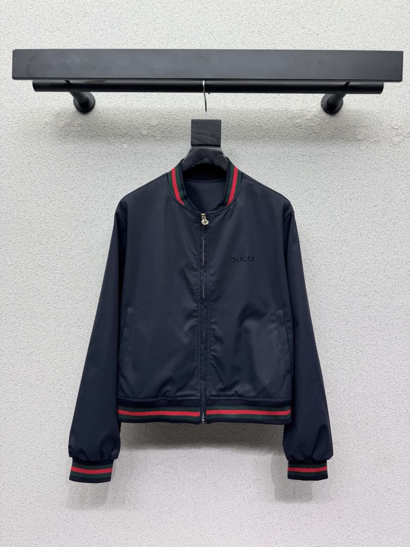 Спортивный костюм Gucci с красной тесьмой