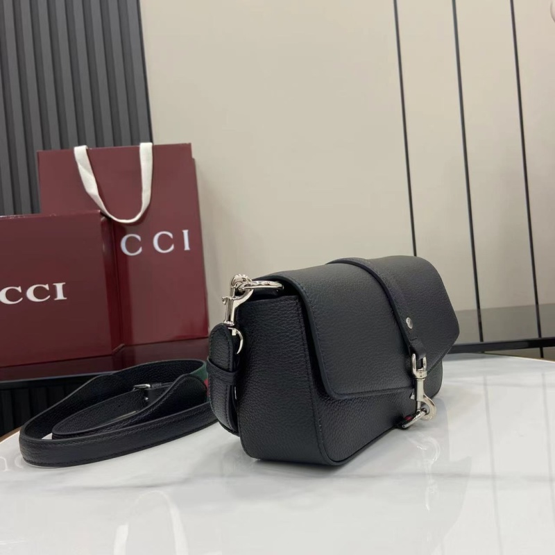 Черная кожаная сумка-клатч Gucci с ремнем