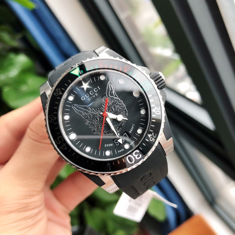 Часы Gucci