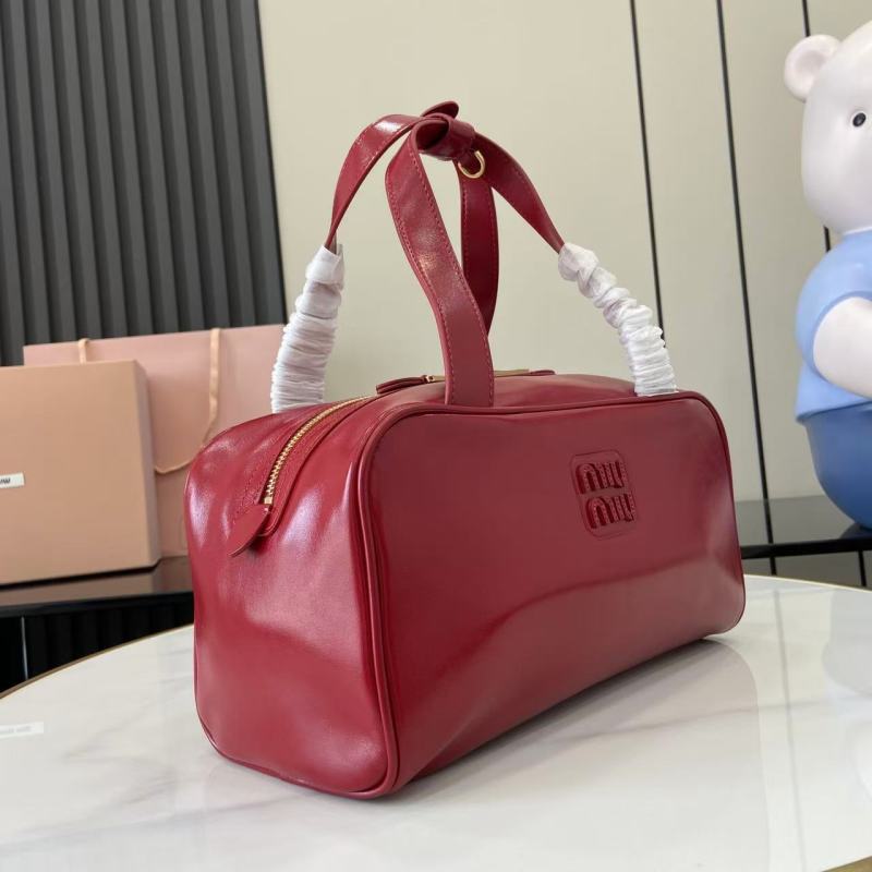 Сумка Miu Miu красная кожа