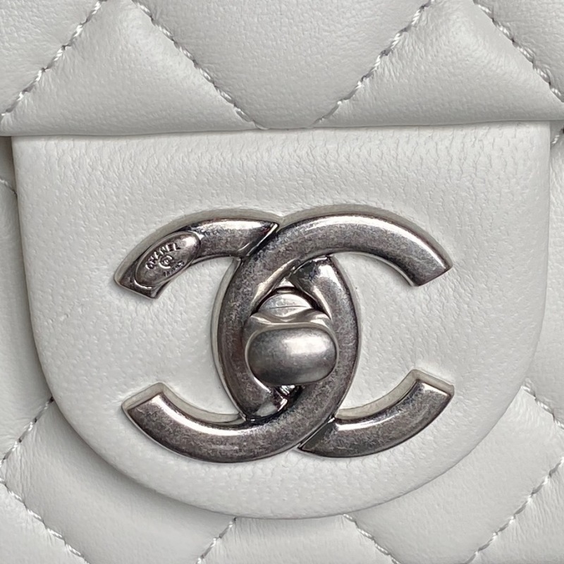 Сумка через плечо белая Chanel