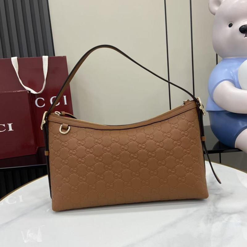 Сумка Gucci с монограммой