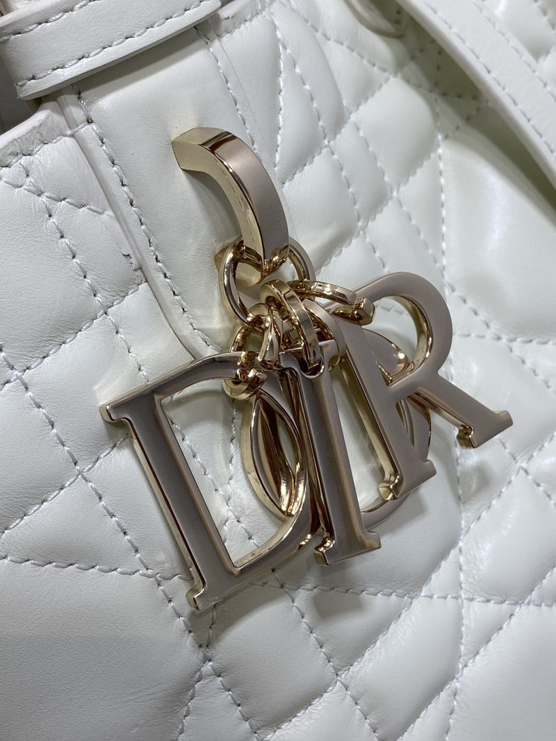 Сумка Dior Lady Dior белый
