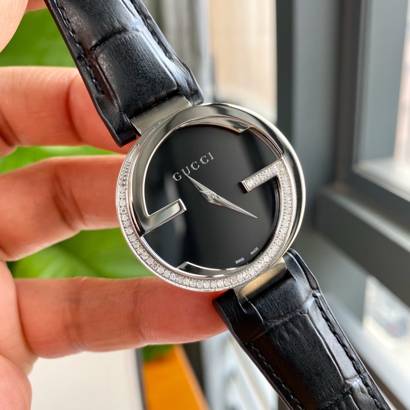 Часы Gucci