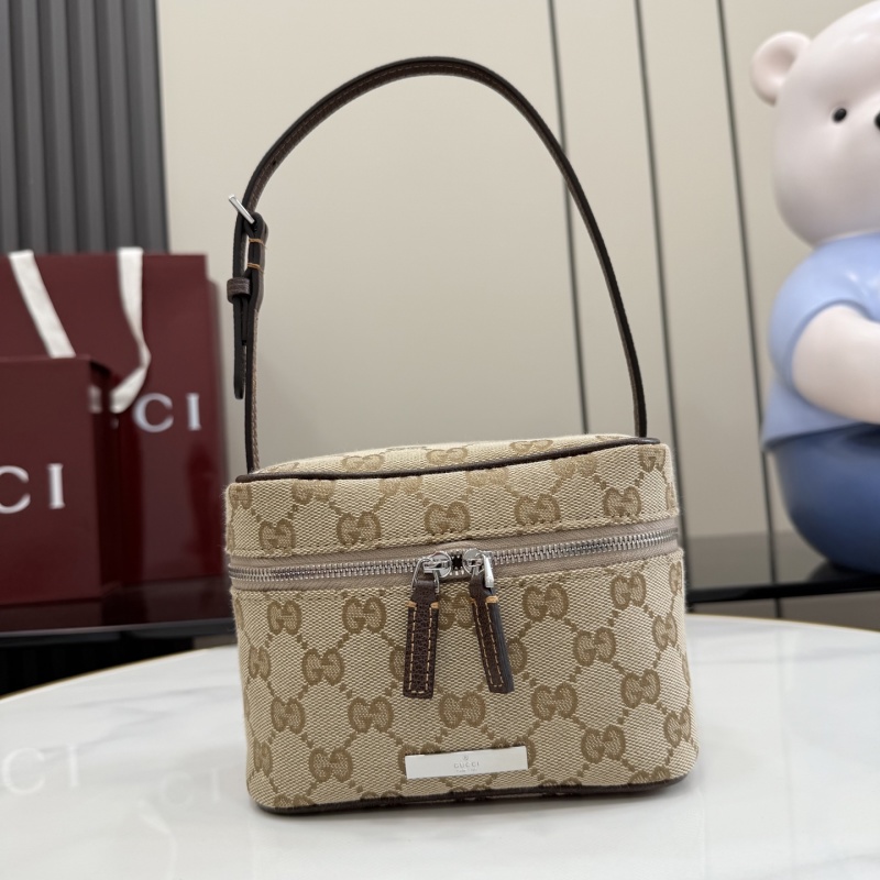 Сумка Gucci с монограммой