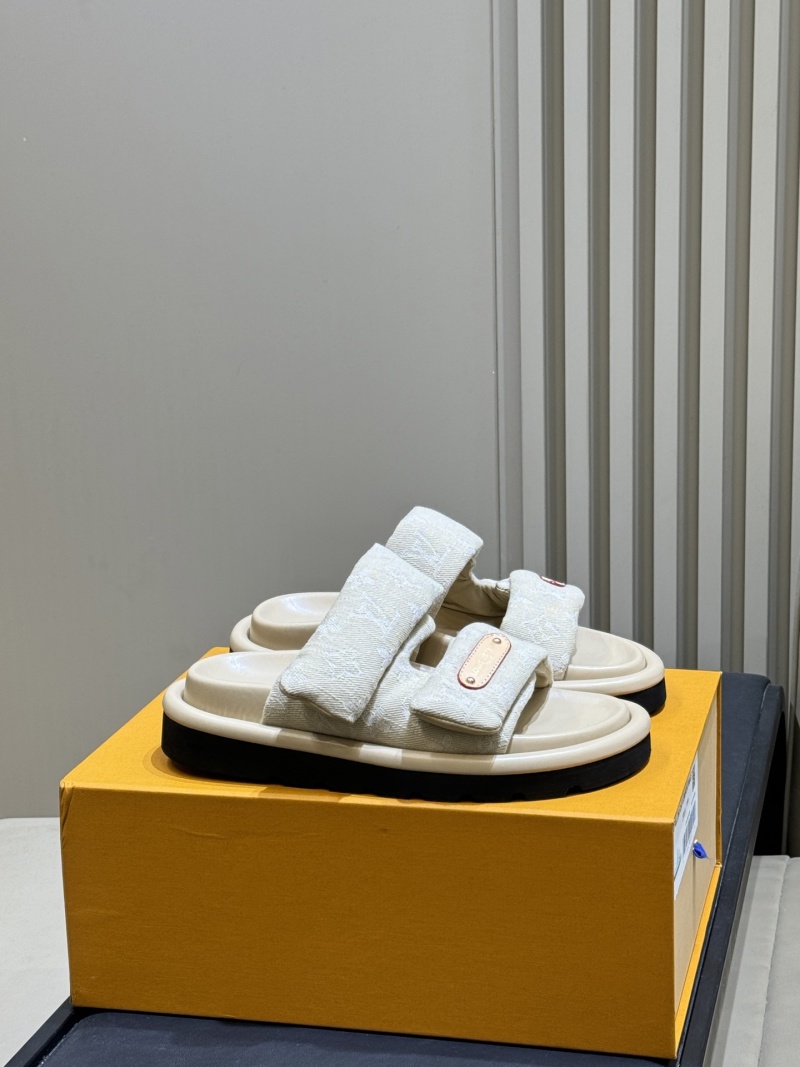 Шлёпанцы Louis Vuitton