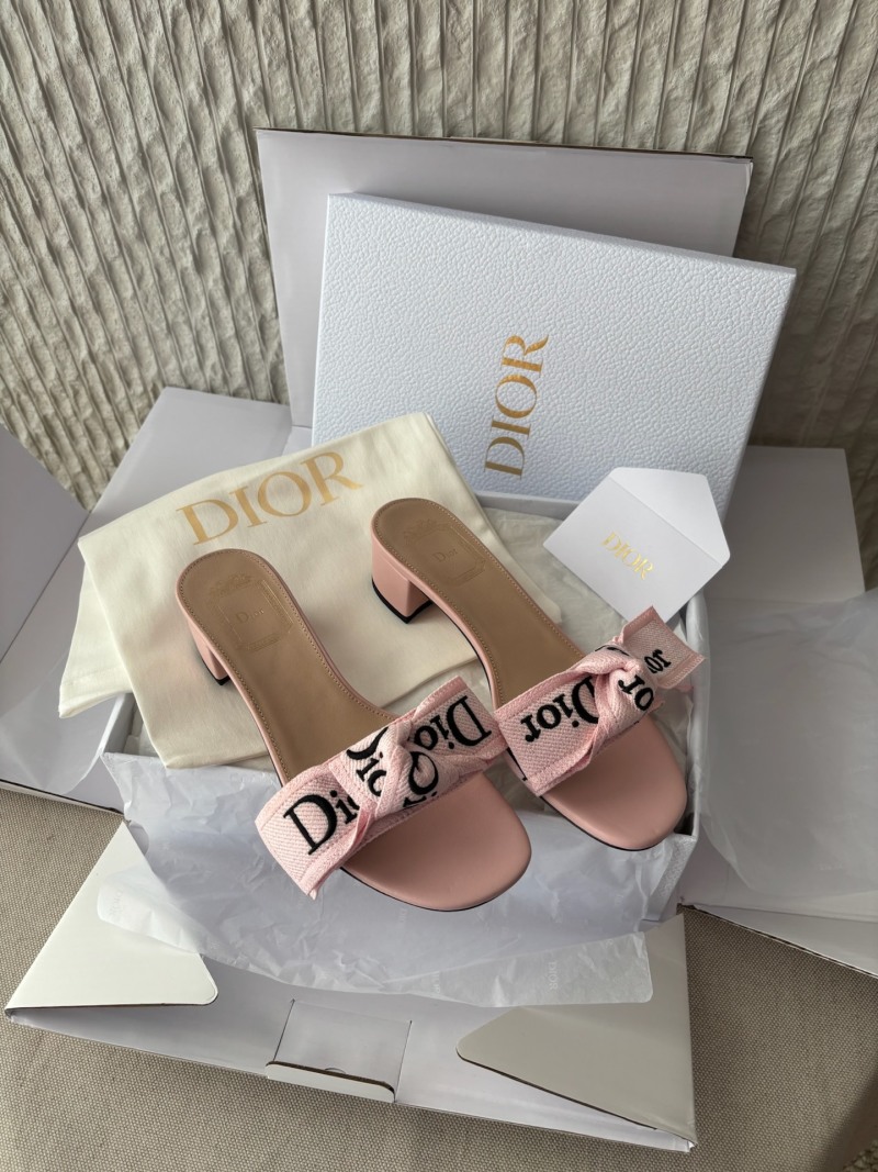 Женские сабо Dior розовые с вышивкой