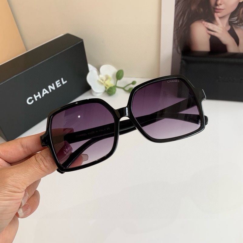 Квадратные черные солнцезащитные очки Chanel