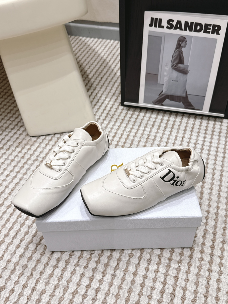 Женские белые кеды Dior