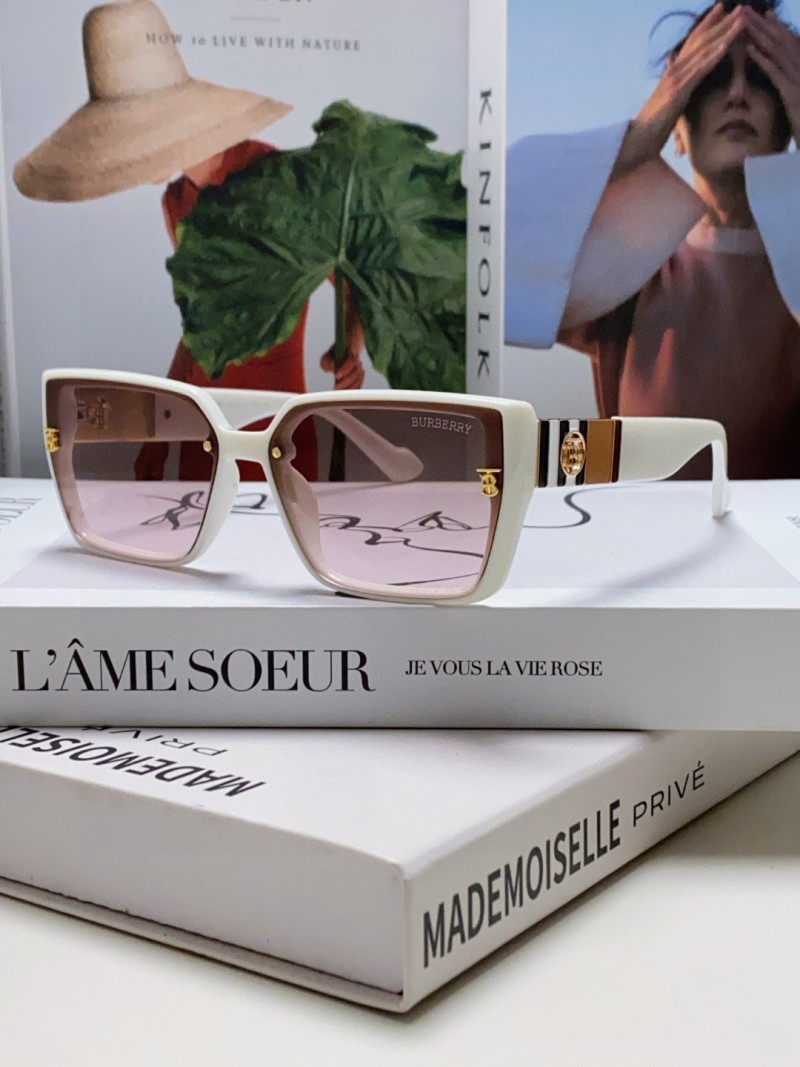 Женские солнцезащитные очки Burberry белые