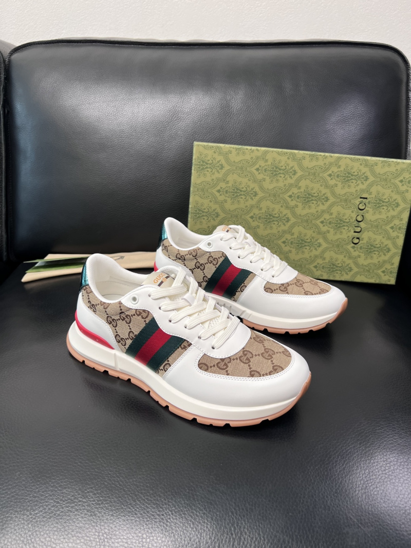 Кроссовки Gucci с логотипом и красно-зеленой полосой