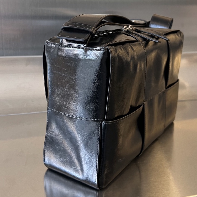 Мужская плетеная сумка Bottega Veneta