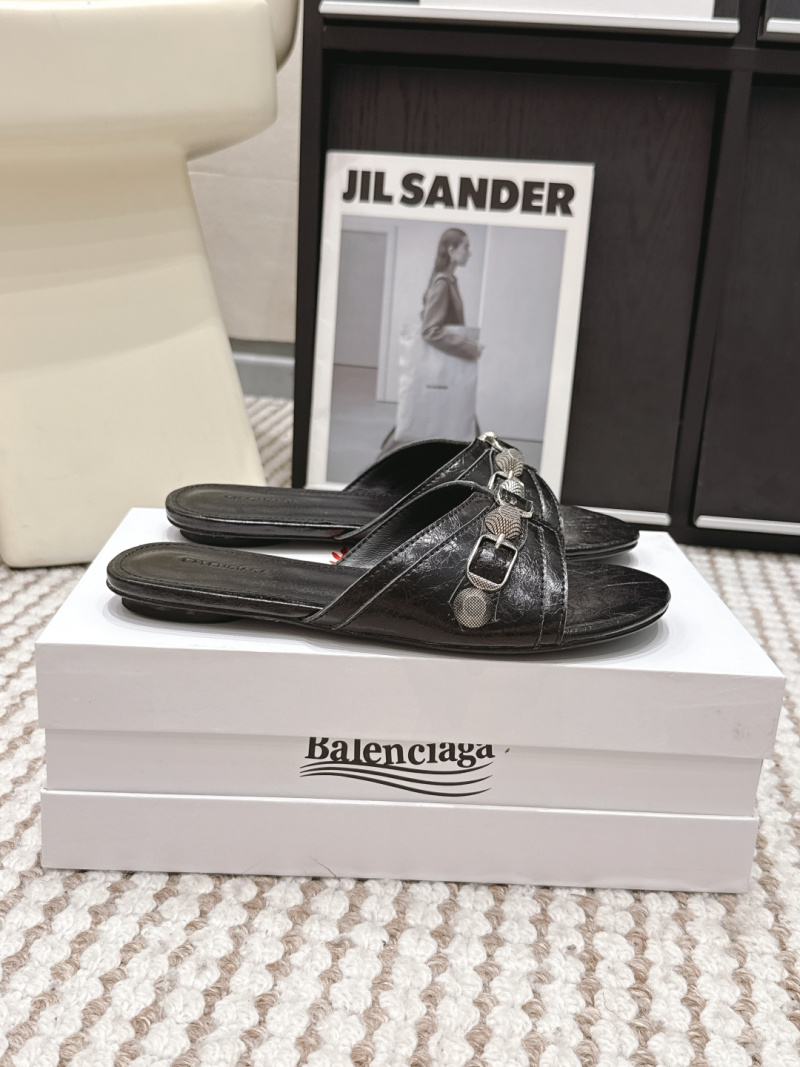 Баленсиага женские кожаные тапочки с металлическими заклепками Balenciaga