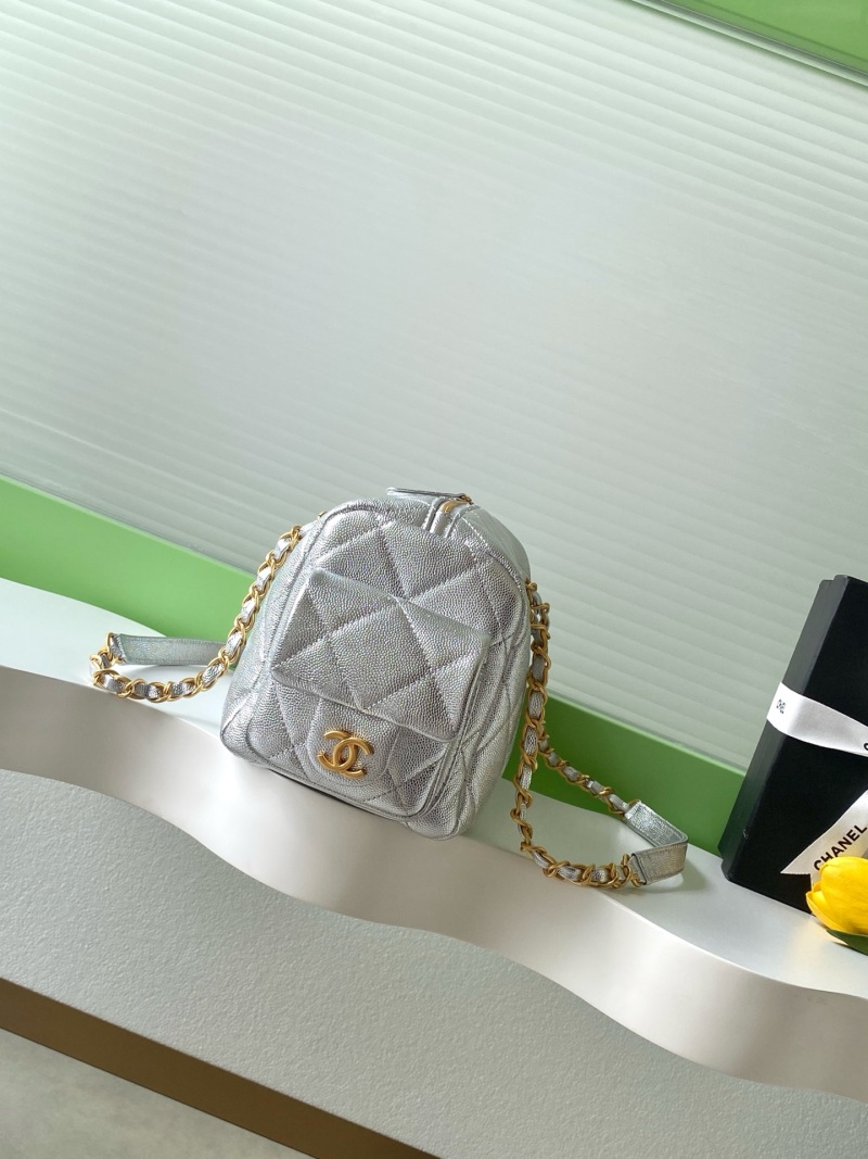 Серебристая сумка через плечо, дизайн Chanel