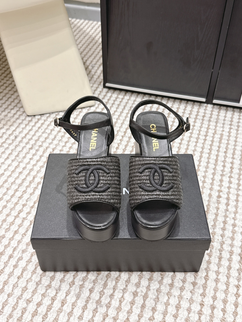Женские черные сандалии на платформе с логотипом Chanel
