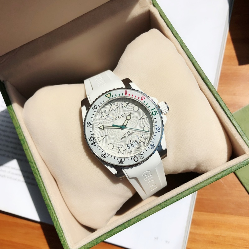Часы Gucci