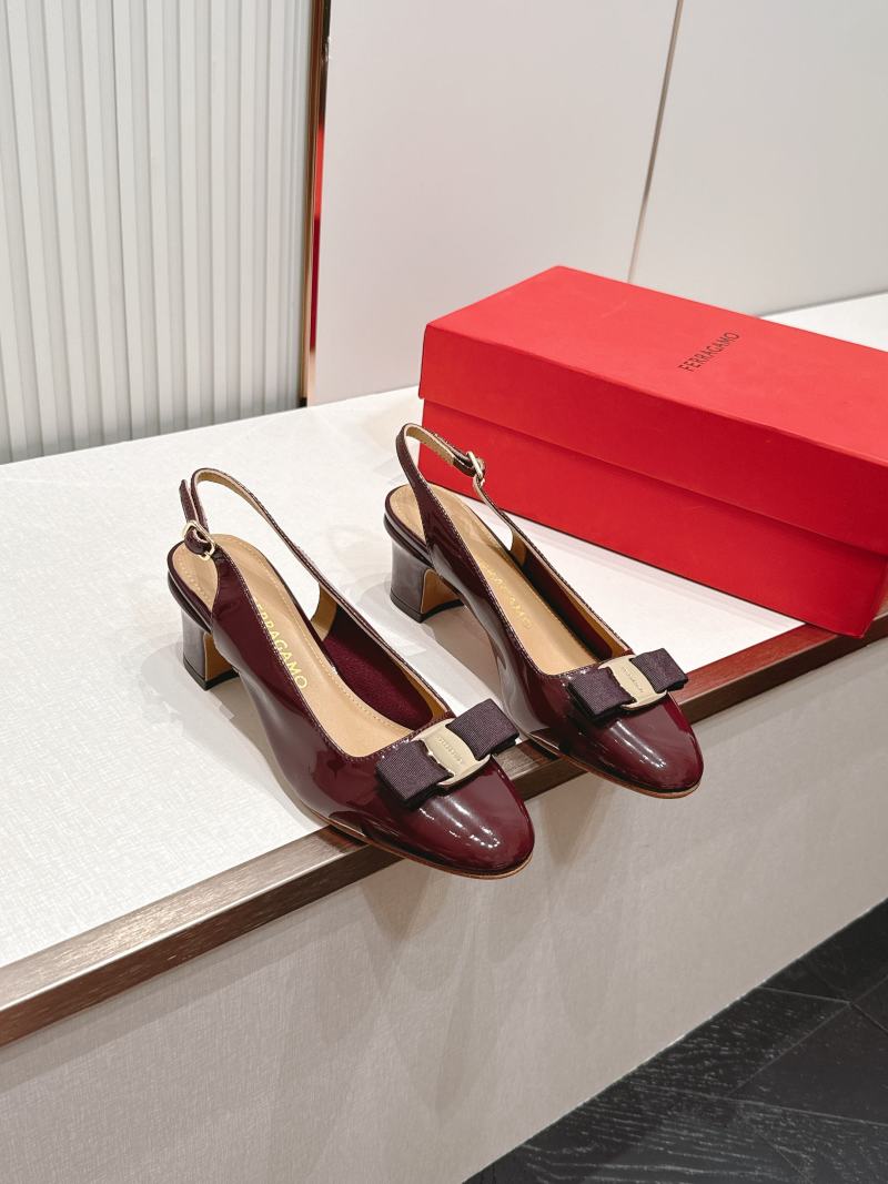 Женские туфли Ferragamo с бантом на каблуке