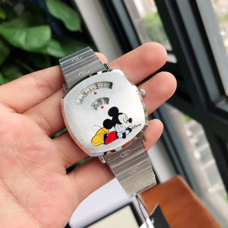 Часы Gucci