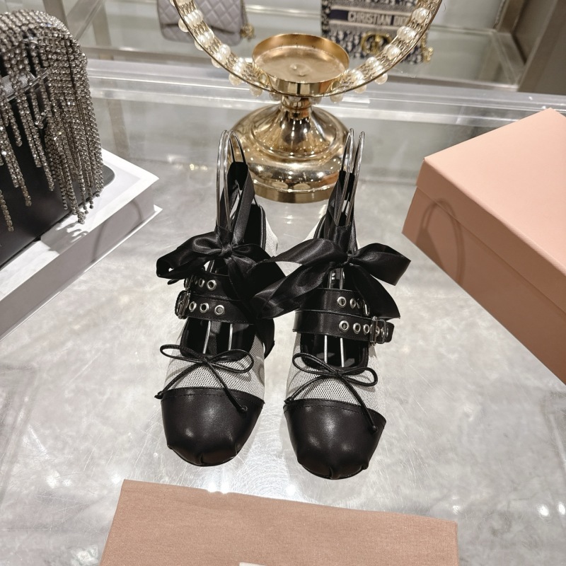 Женские балетки с бантами и пряжками Miu Miu