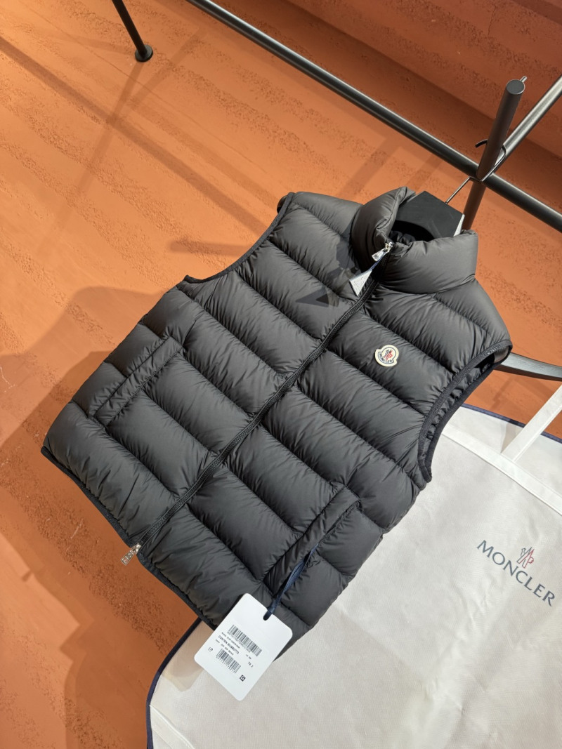 Жилет Moncler