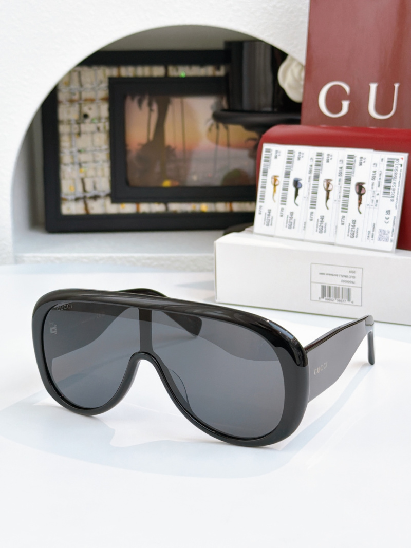 Очки солнцезащитные Gucci черные большие