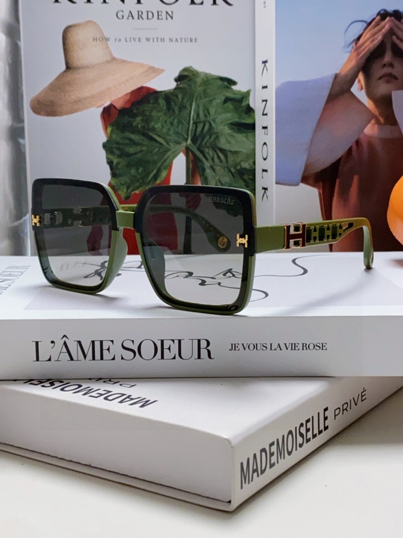 Женские солнцезащитные очки с квадратной оправой Hermès