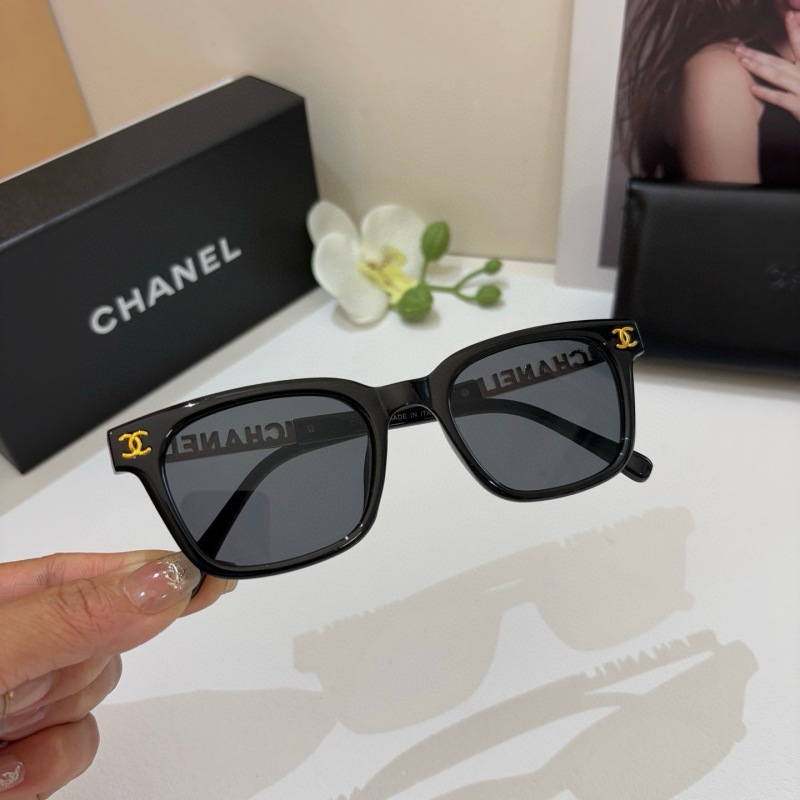 Солнцезащитные очки CHANEL