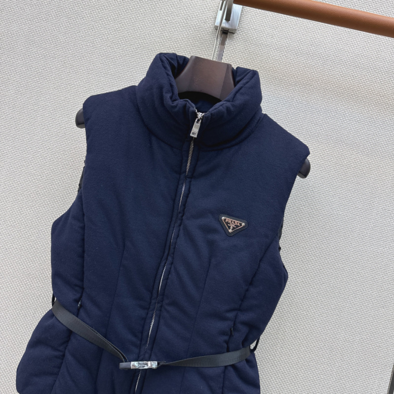 Жилет Prada