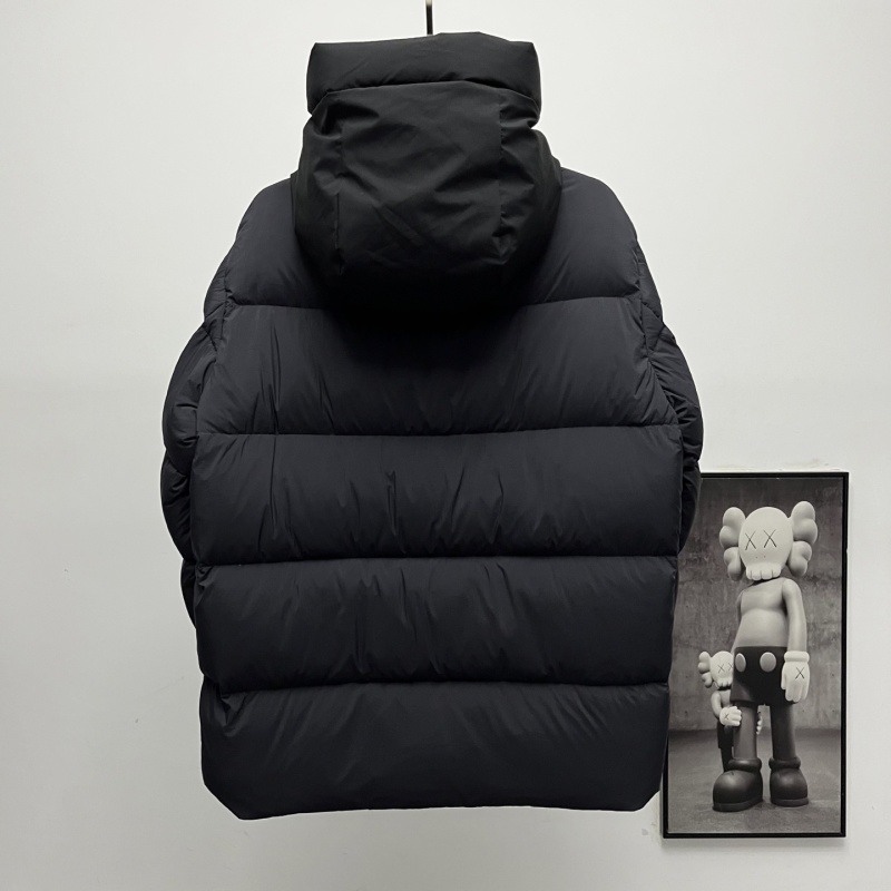 Пуховик Moncler