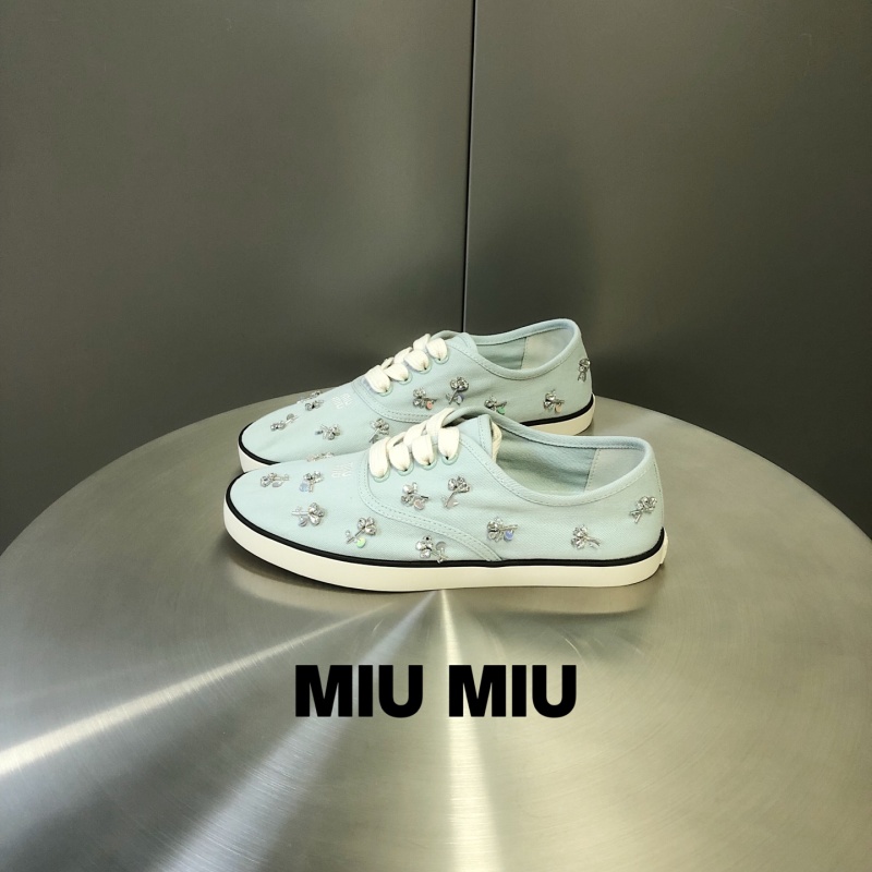 Женские кроссовки голубые со стразами Miu Miu